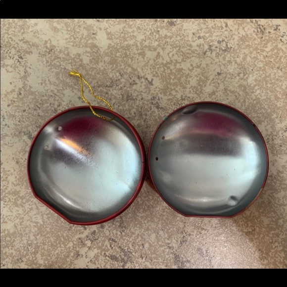 Collectibles Mike and Ike Original Fruit Metal Tin Ornament 4” x 4”. - Picture 3 of 5